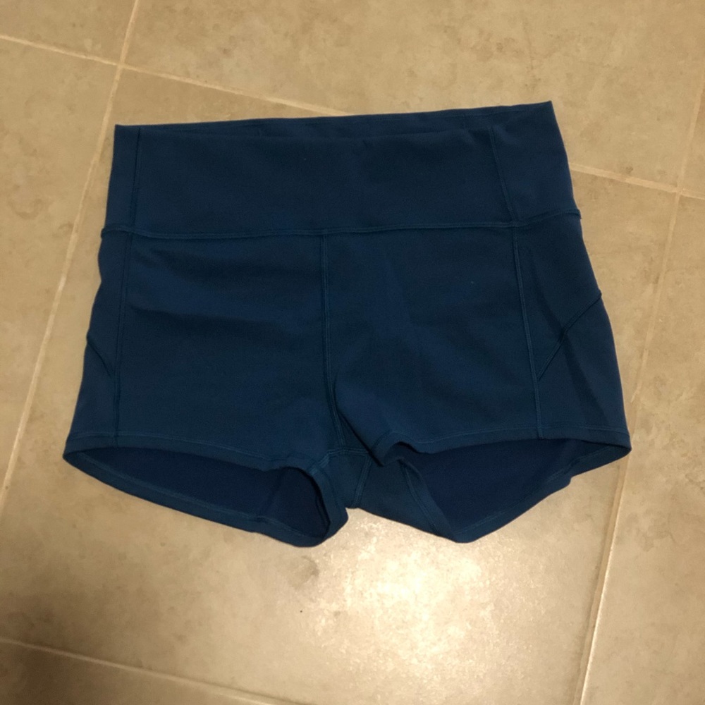 Lululemon shorts size 10